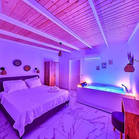 Ay Hotel 5*